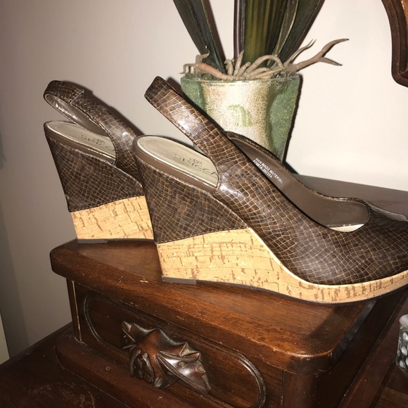 Brown snakeskin cork wedge - Picture 5 of 5